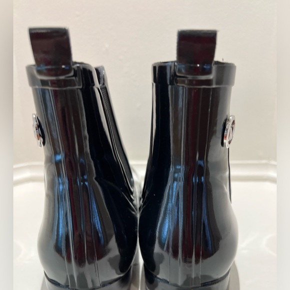 Michael Kors Charm Rubber Patent Ankle Rain Boots w/Back Pull Tab Size 8 - Picture 5 of 7